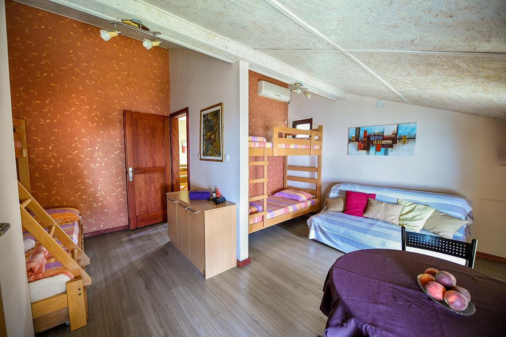 San Art Floating Hostel & Apartments Belgrad Dış mekan fotoğraf