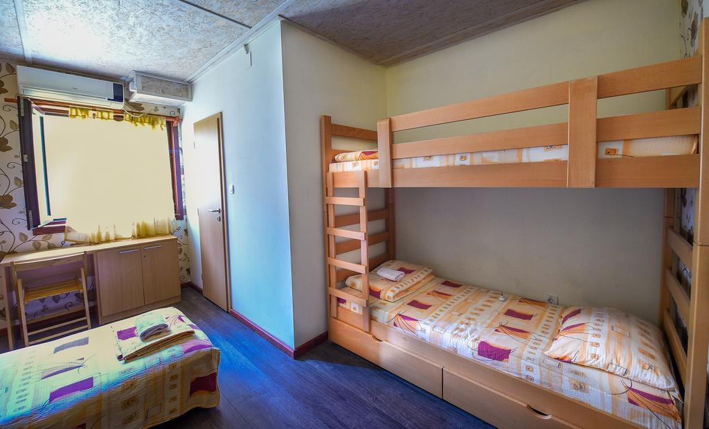 San Art Floating Hostel & Apartments Belgrad Dış mekan fotoğraf