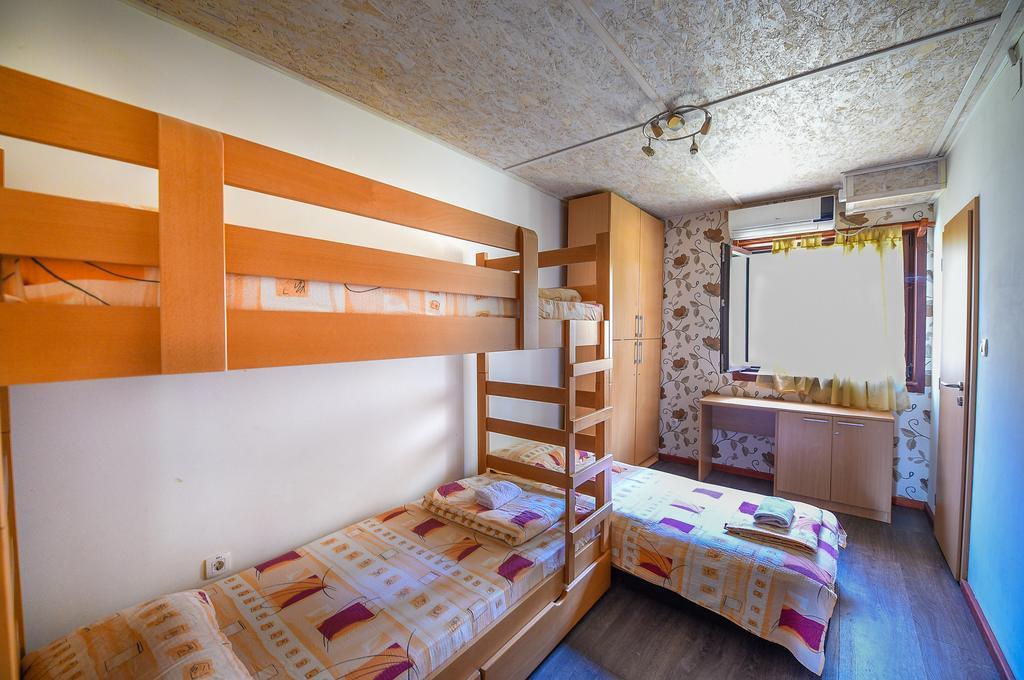 San Art Floating Hostel & Apartments Belgrad Dış mekan fotoğraf