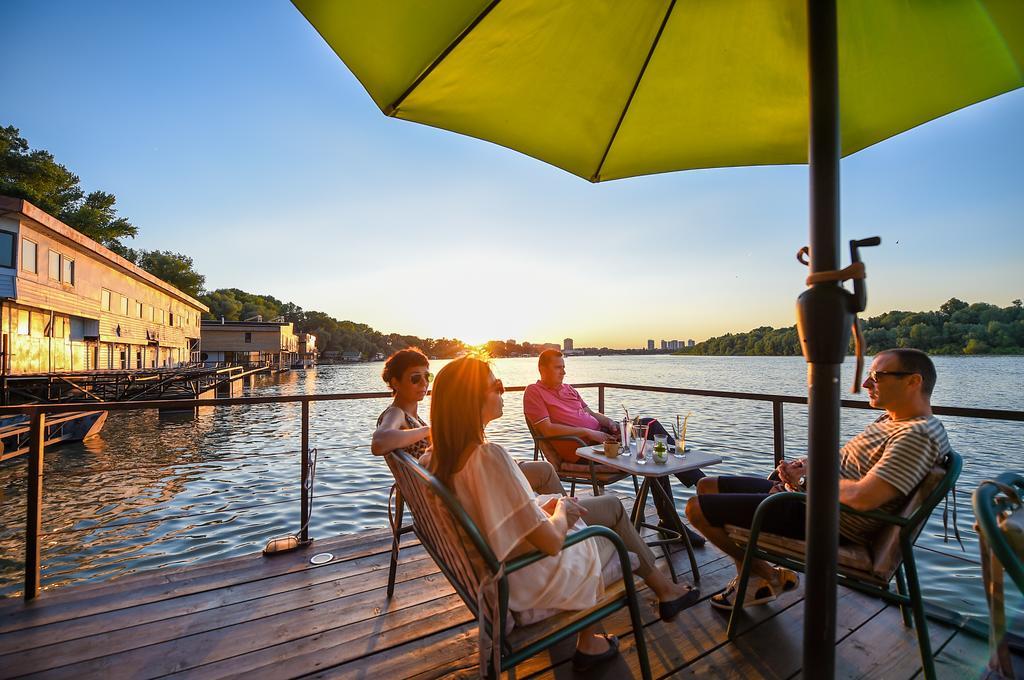 San Art Floating Hostel & Apartments Belgrad Dış mekan fotoğraf