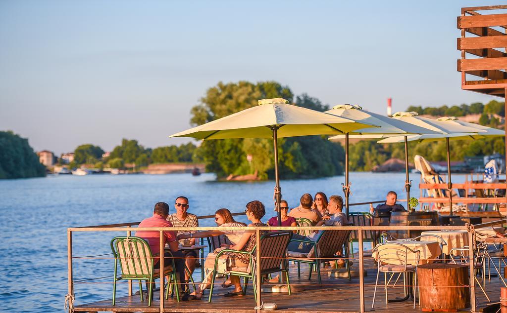 San Art Floating Hostel & Apartments Belgrad Dış mekan fotoğraf