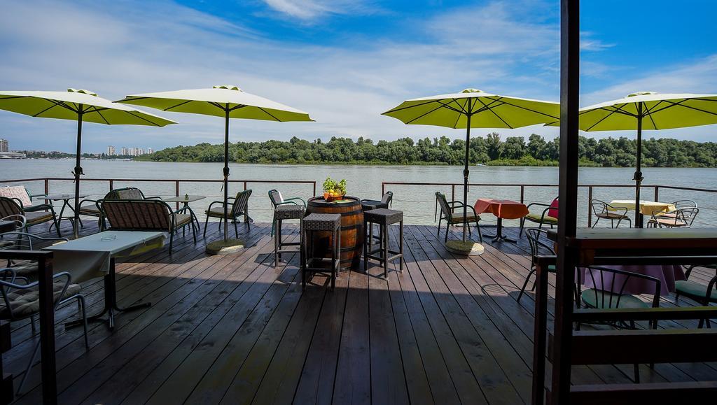 San Art Floating Hostel & Apartments Belgrad Dış mekan fotoğraf